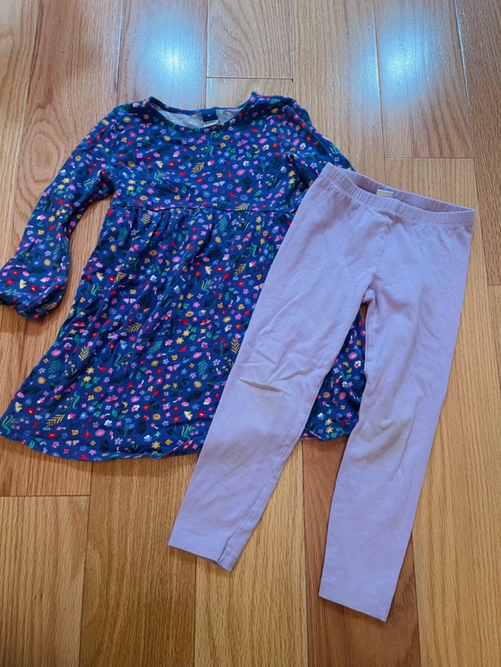Old Navy Navy Floral Dress with Light Purple Leggings